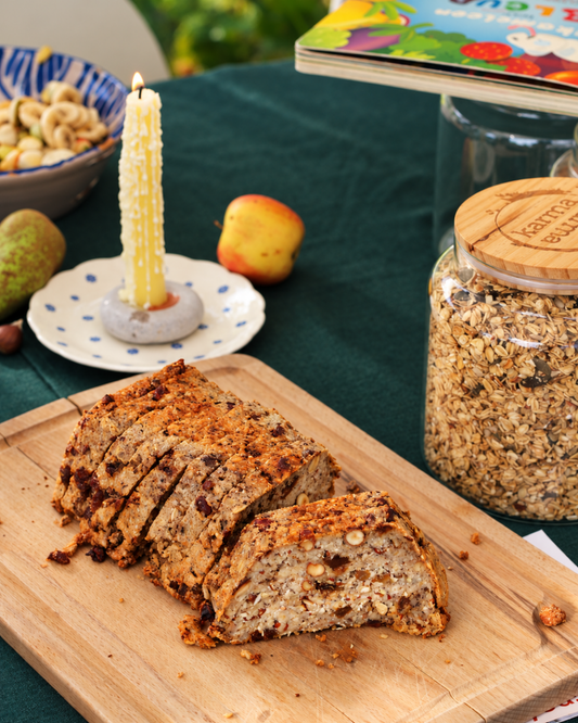 Haverbrood met bessen, amandelen en chia